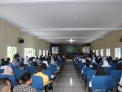 Ratusan mahasiswa Universitas Ratu Samban (Unras) mendapatkan materi kuliah umum dari Dandim 0423/Bengkulu Utara