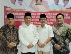 Jumat Berkah, BM Kembalikan Formulir Penjaringan Bacalon Bupati Pessel di Partai Gerindra