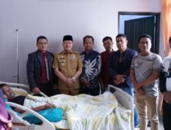 Besuk Korban Penembakan di PT Agricinal, Gubernur Rohidin Minta Aparat Memberikan Perlindungan dan Keamanan Masyarakat