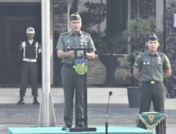 Korem 041/Gamas Melaksanakan Upacara Pengibaran Bendera Bulanan