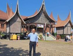 Hasril Chaniago Ulas Kisah Singkat Rumah Gadang Minang Surabaya