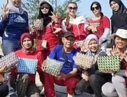 Bersih Pantai Dalam Rangka HUT Kemerdekaan RI Ke 79.