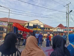 Aksi Damai Mahasiswa Mengantarkan Surat Persiapan Demo Tgl 27 Mendatang di Depan Makopolresta kota Bengkulu.