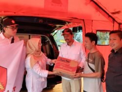 H. Suharto SE. MBA Ketua DPD Partai Gerindra/Ketua Fraksi DPRD Provinsi Bengkulu Bersama Pengurus, Peduli Terhadap Warga Yang Terkena Dampak Gempa Bumi