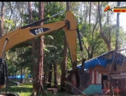 Satu Unit  Excavator Diturunkan Ke Kawasan Pantai Panjang, Untuk Mendukung Penataan Pantai Panjang