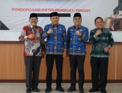 Pelepasan Purna Tugas Bapak Drs. Hendri Donal, SH., MH., Mengakhiri Masa Baktinya Sebagai Pj. Sekretaris Daerah Bengkulu Tengah