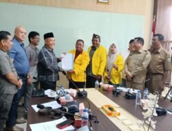 Ratusan mahasiswa RPL UT Bengkulu Melakukan Hering di Gedung DPRD Provinsi Bengkulu
