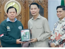 Sultan Bachtiar Najamudin, Ketua DPD RI, kunjungi Kabupaten Rejang Lebong, Bengkulu, Disambut Bupati H. M. Fikri Tohbari