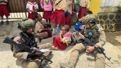 Patroli Dialogis Satgas Operasi Damai Cartenz 2026 Jaga Kamtibmas di Paniai