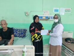 Baznas Provinsi Bengkulu Bantu Penderita Kanker Paru-paru dengan Rp 2 Juta
