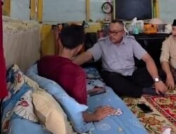 Kasatpol PP Kota Bengkulu Kunjungi Anak Korban Penyerangan Geng Motor