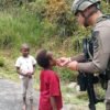 Patroli Humanis Satgas Damai Cartenz di Sugapa, Wujudkan Rasa Aman bagi Masyarakat