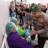 Kolaborasi Kemanusiaan, Polda Riau Bantu 310 Warga Ikut Operasi Katarak Gratis