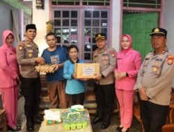 Anjangsana Hari Bhayangkara ke-80, Kapolres Bengkulu Utara Bersama Ketua Bhayangkari Tebar Kepedulian kepada Purnawirawan dan Warakawuri